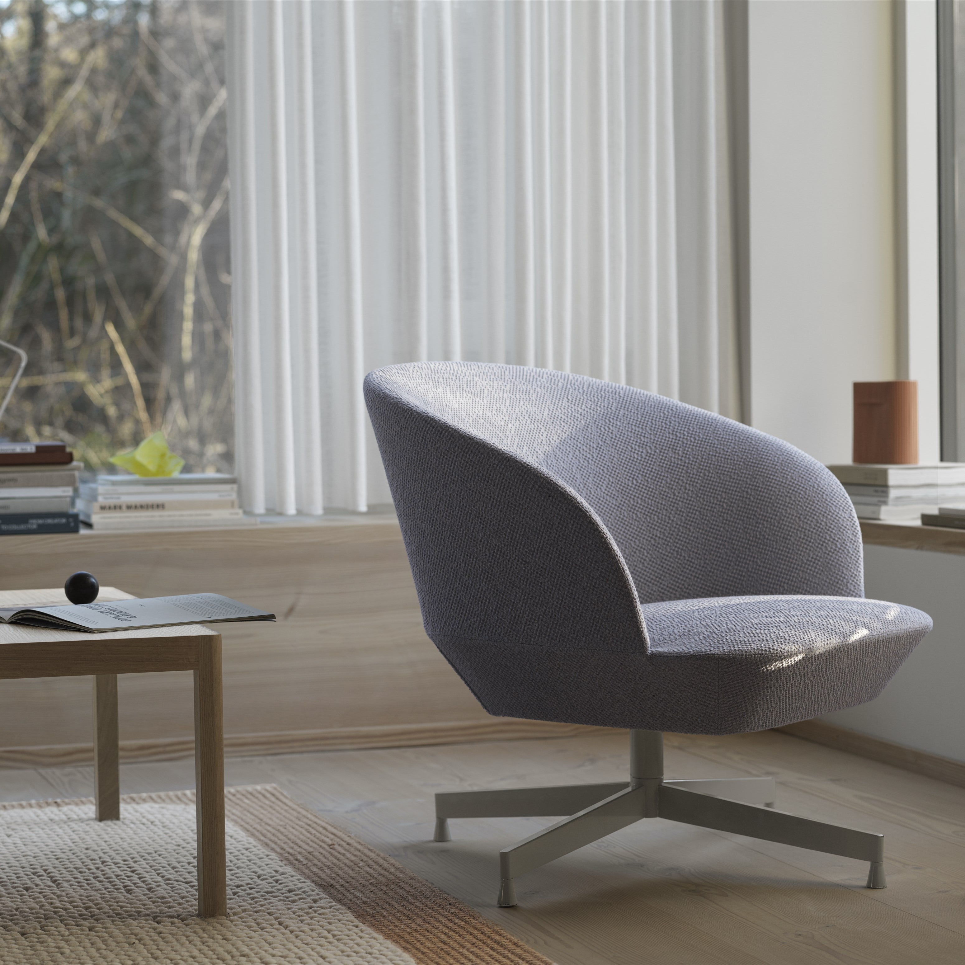 Oslo Lounge Chair: Swivel Base